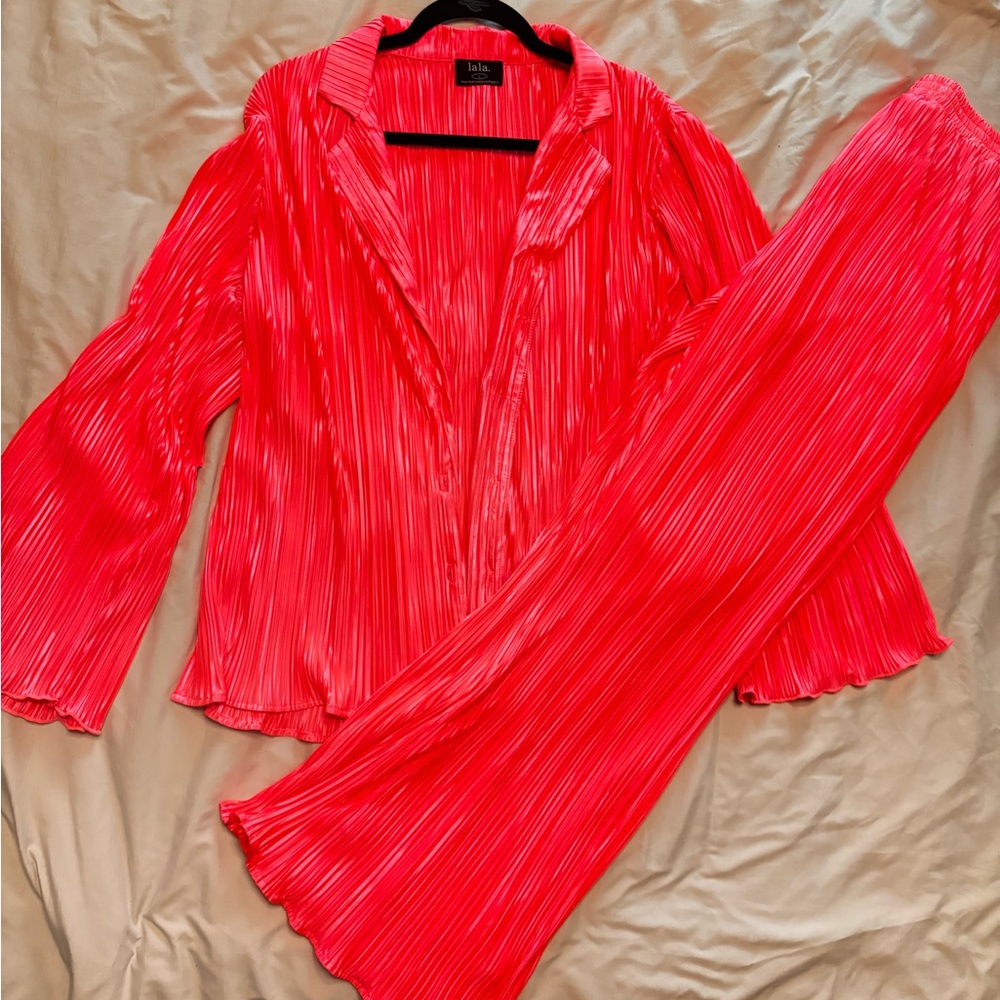 Dressed in lala Long Sleeve Plissé Set in Electric Pink